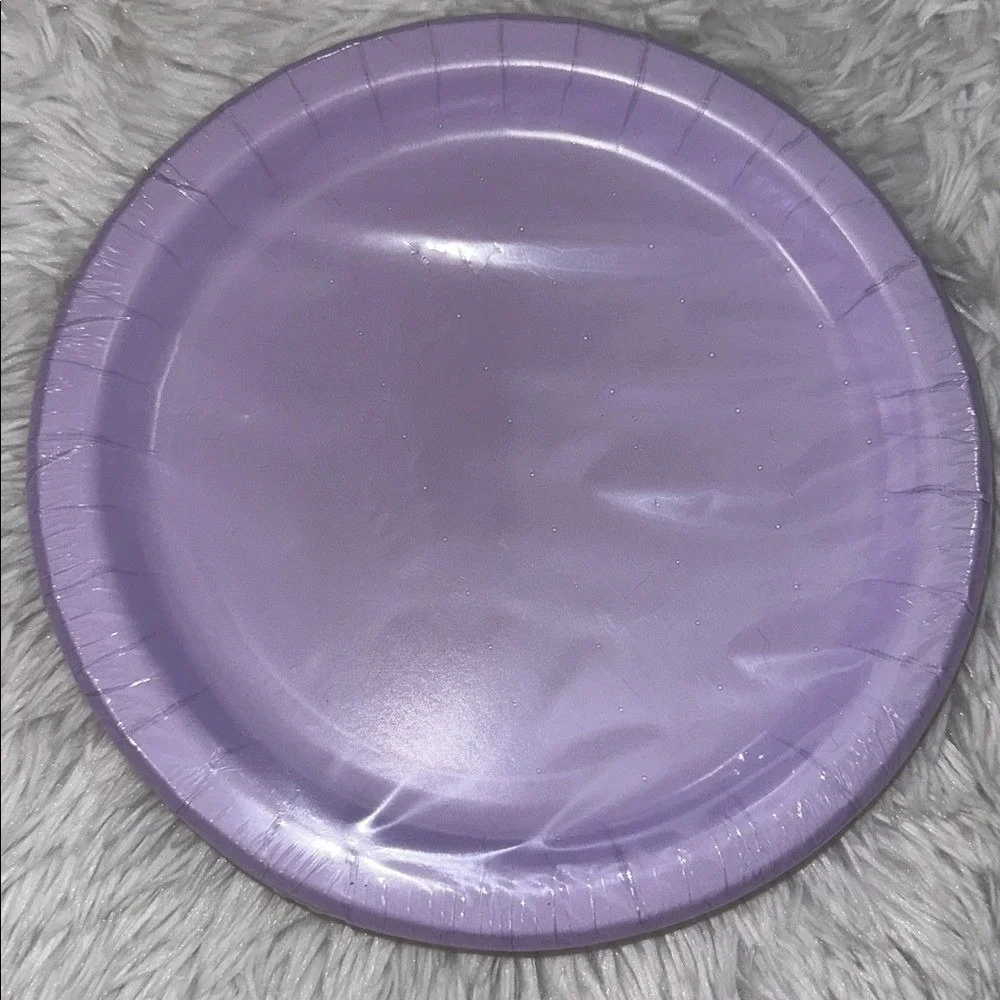 DG Party Lavender Paper Plates 16 CT 8.625 Inch Purple Disposable 34805